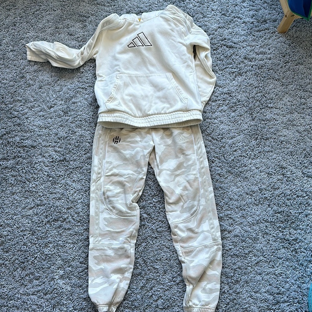 Adidas James Harden, beige sweatshirt and sweatpants